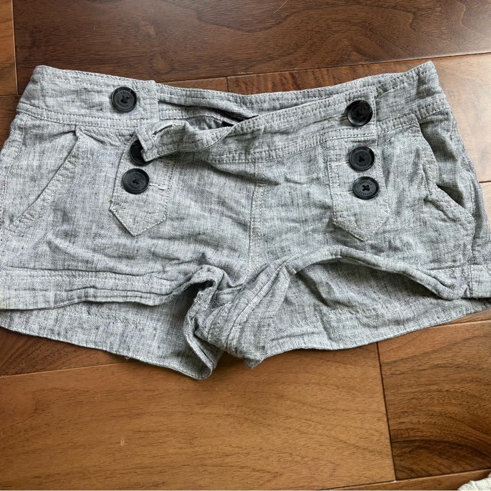 Women's Gray Button-Detail Shorts